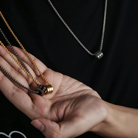 Cadena Negra con Dije Hamilton